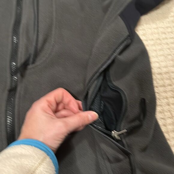 Mountain Hardwear Gore Windstopper Jacket - Picture 7 of 8